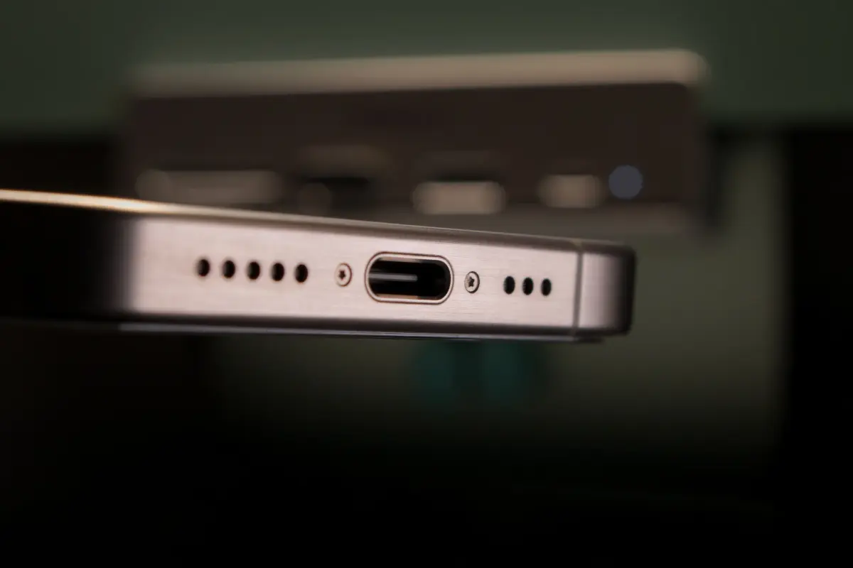 iphone-15-pro-max-2.webp