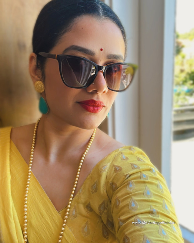 7-Girija-Oak-Godbole-Face-Closeup-Photos-My-Vantage-Point