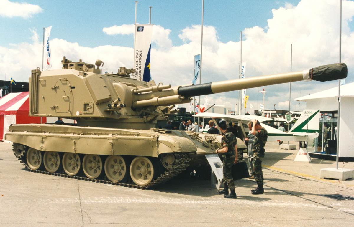 -T-72 chassis with AUF 1 turret_01