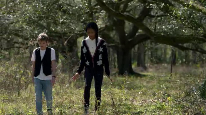 Fotos 06836 Los.Secretos.de.Sulphur.Springs.2021.S01E03.HDTV.XviD.Audio.Castellano