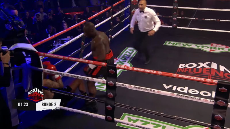 Легендата Мелвин Манхуф прегази инфлуенсър в боксов мач