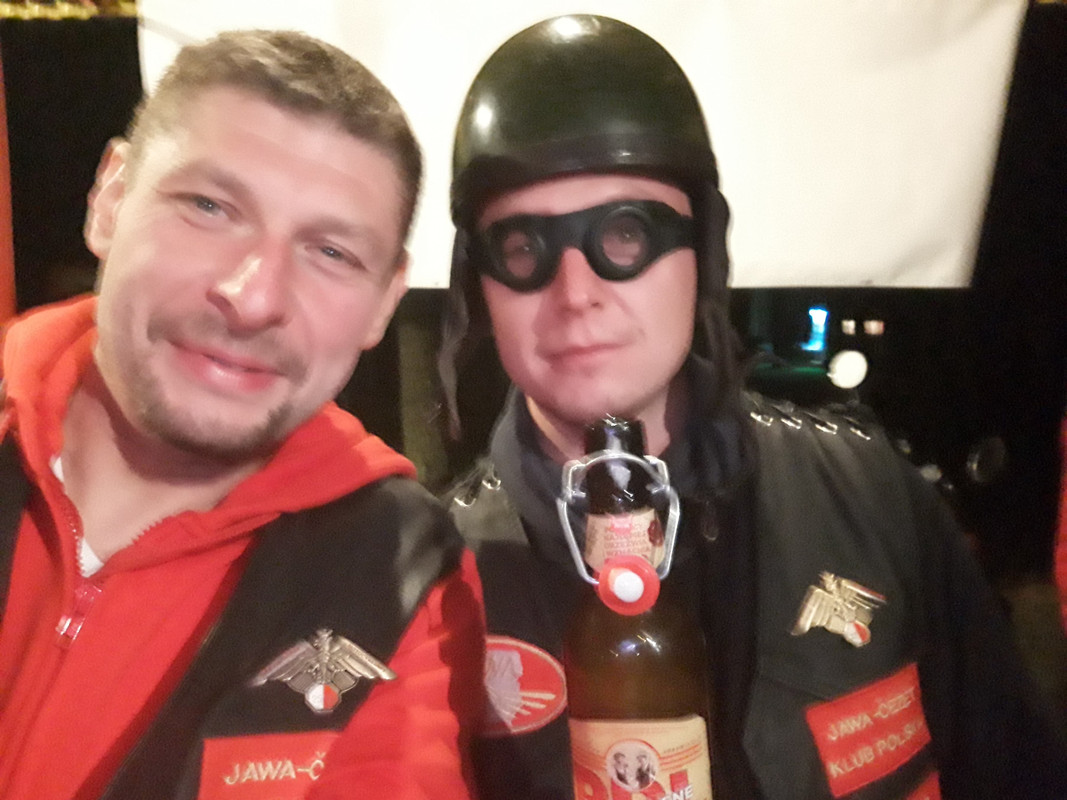 41336408_2128625120495489_118418695096631296_n