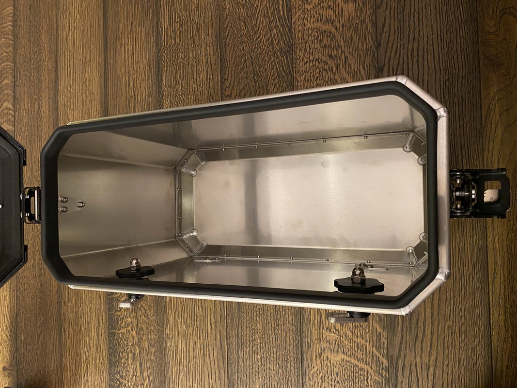 27997BE3-3301-448A-8B7F-8817C92802D5