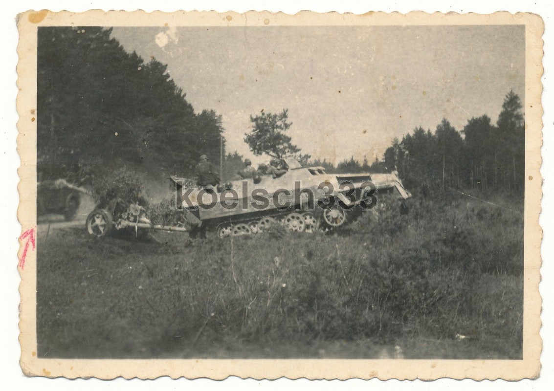 Foto Pz. A.A. 5 Schützenpanzer Halbkette 7,5cm PaK Geschütz Suda