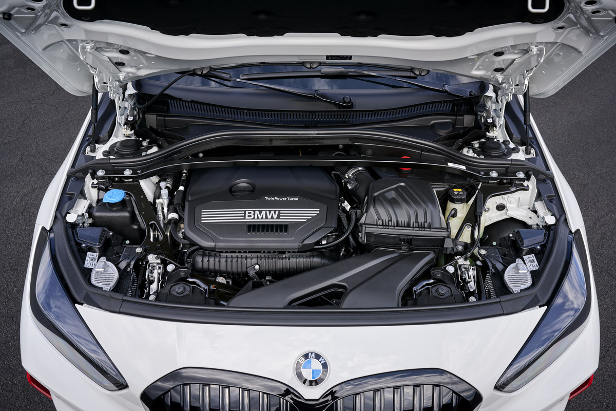 P90402203_highRes_the-all-new-bmw-128t(1)