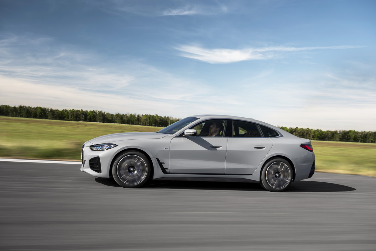 P90424583_highRes_the-all-new-bmw-430i