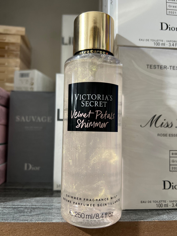 Victoria’s Secret Velvet Petals shimmer mist 250 ML