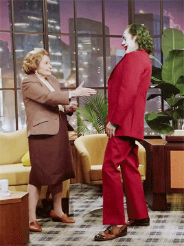 tumblr-32895ccae5aaa2de12e1a45d7c38a0ae-ae83f526-400.gif
