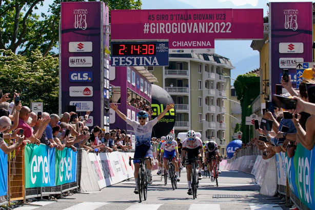 Vittoria canadese sulle strade del Giro Under23 (© Giro dItalia Giovani Under 23)