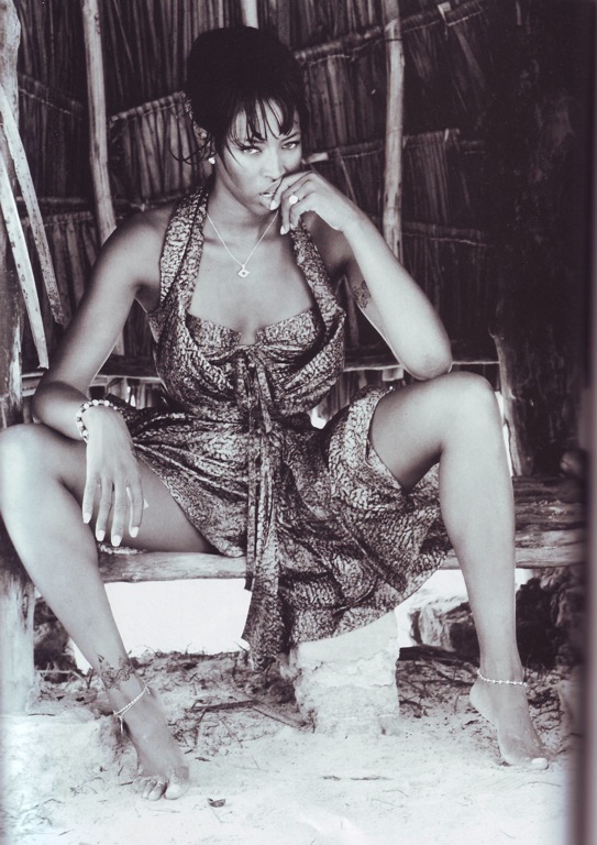 http://static.blogo.it/gossipblog/naomi-campbell-su-i-d-magazine/big_27243_scan10647_122_651lo.jpg