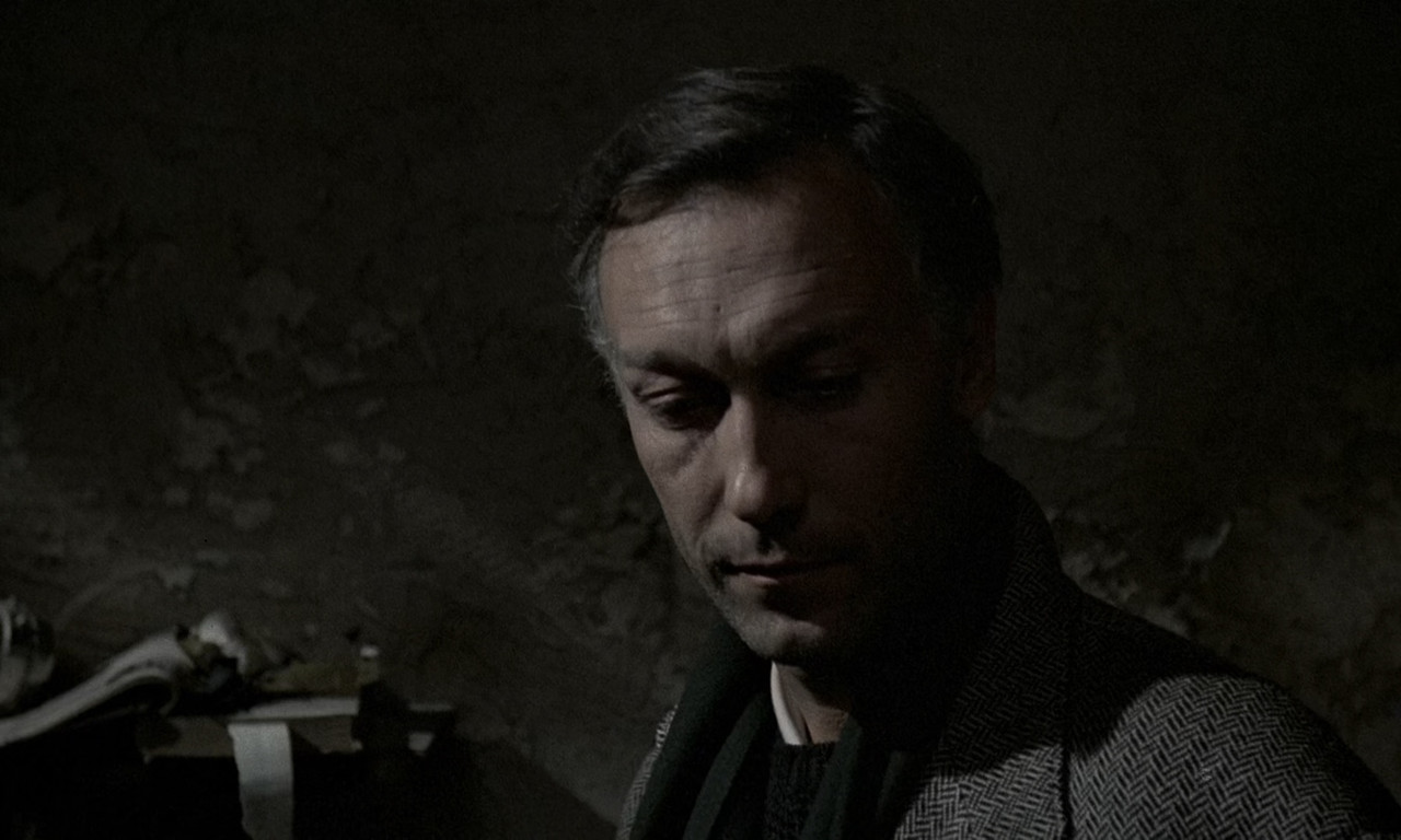 Nostalgia (1983).mkv_snapshot_01.00.11_[2018.03.24_13.15.58]