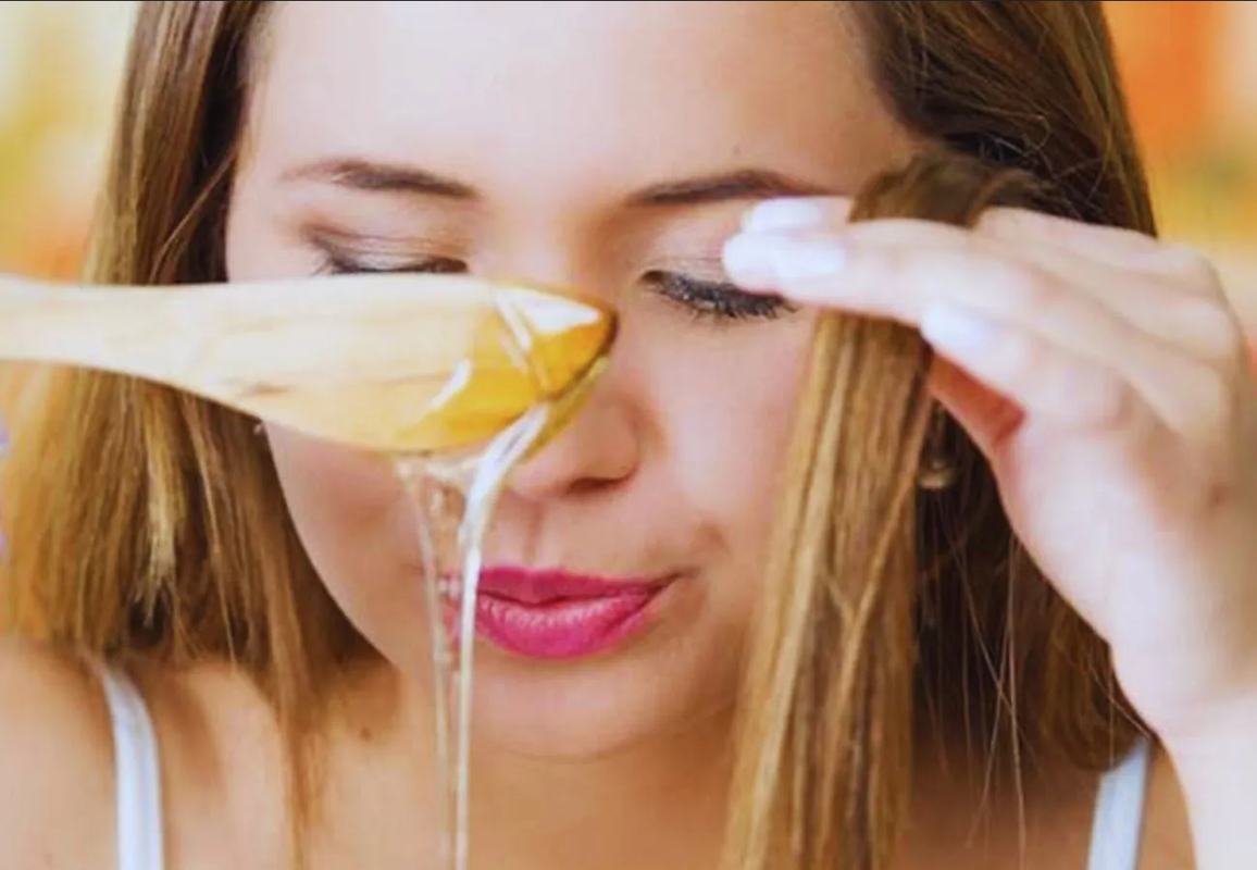 ¿Cómo usar la miel para aclarar el cabello?