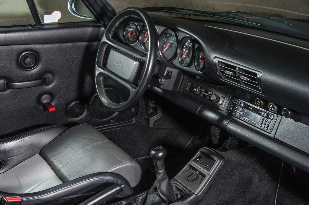 PORSCHE-911-Carrera-RS-964-2964-3.jpg