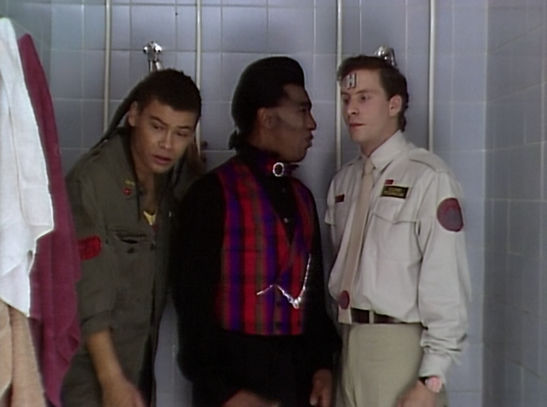 Red.Dwarf.S02E04.Stasis.Leak.1080p.FLAC.2.0.AVC.REMUX-FraMeSToR[SS]20