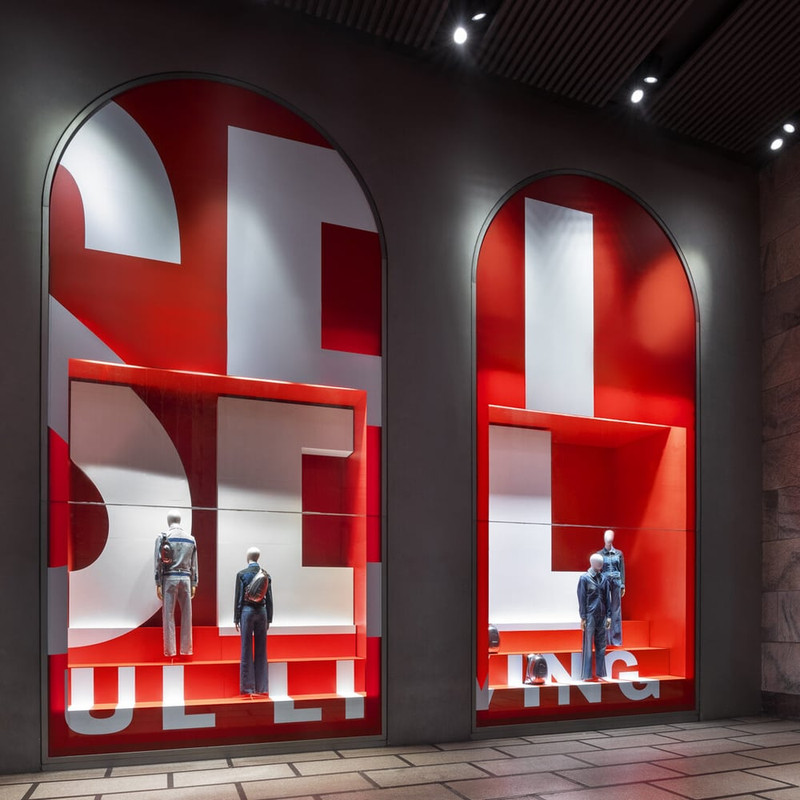 Diesel veste dei suoi colori la Rinascente di Milano Diesel veste dei suoi colori la Rinascente di Milano
