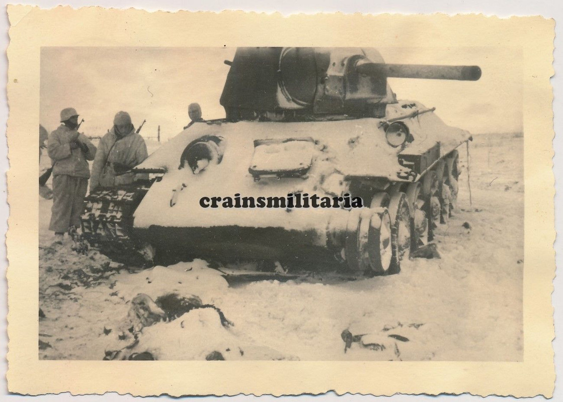 Orig. Foto russische Beute Panzer T-34 Tank zerstörte Winter Tar