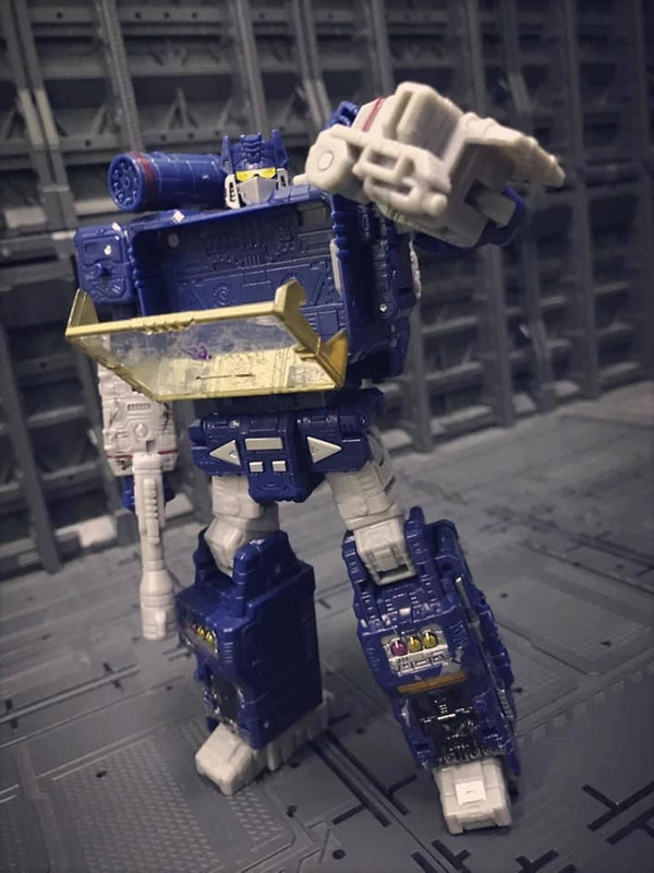 Siege-Soundwave-02