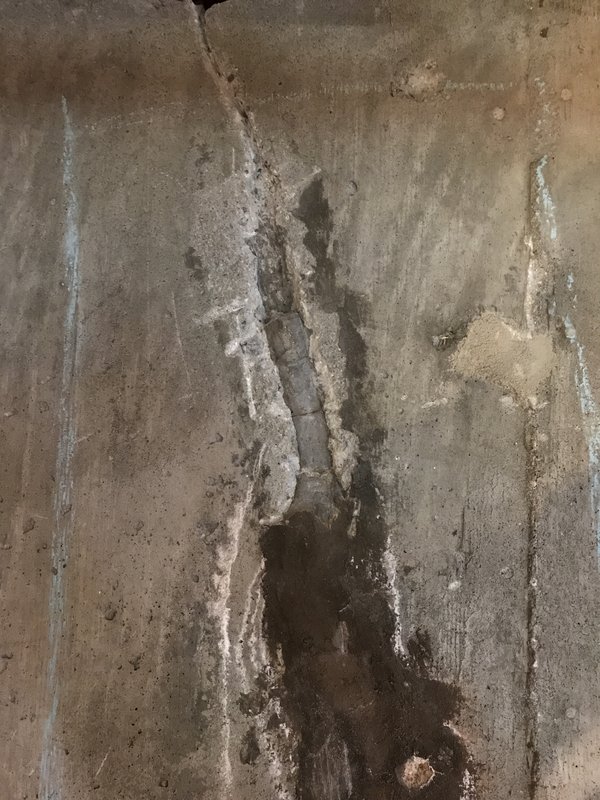20190524 Basement Crack-06