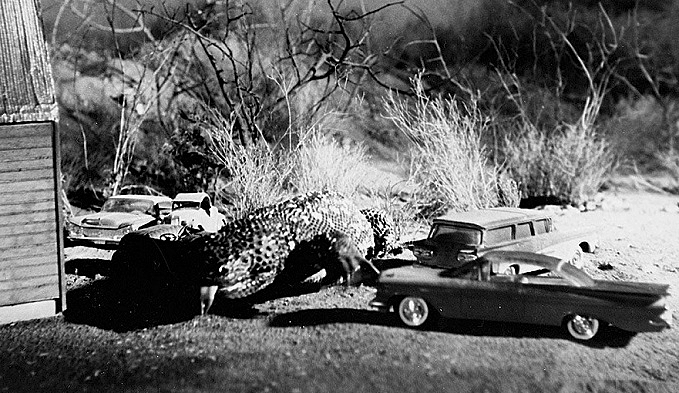 KEN-CURTIS-GIANT-GILA-MONSTER-5-B-FOTOR.jpg
