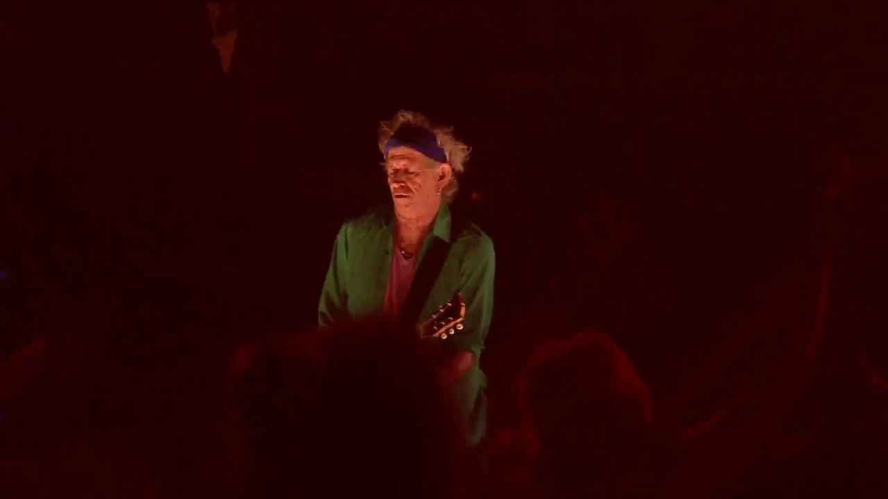 vlcsnap-2013-08-11-21h37m37s251