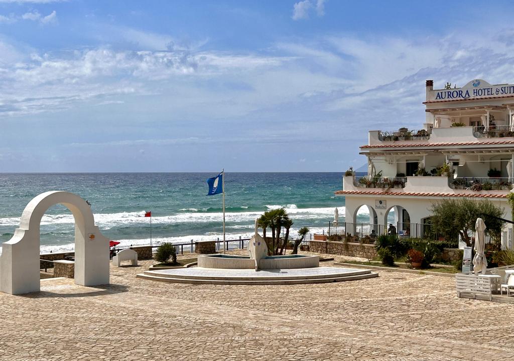 Жаркий сентябрь на побережье Тирренского моря. Жаркий сентябрь на побережье Тирренского моря.