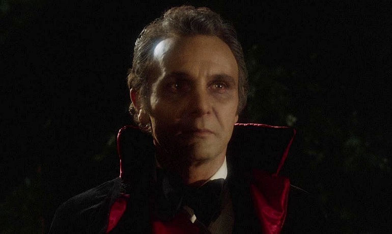 DRACULA-S-DOG-MICHAEL-PATAKI-1-FOTOR.jpg