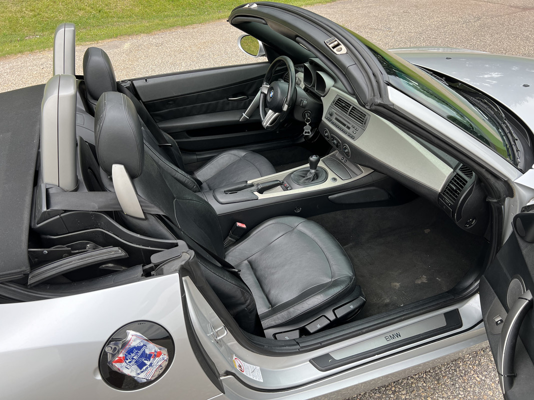 9526EDF4-CDAA-40E9-BB75-912F90BDC916