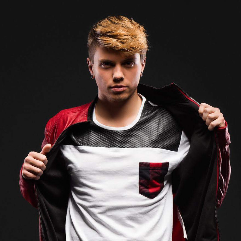 ladyjakubowsky - -jW8FXv8OM