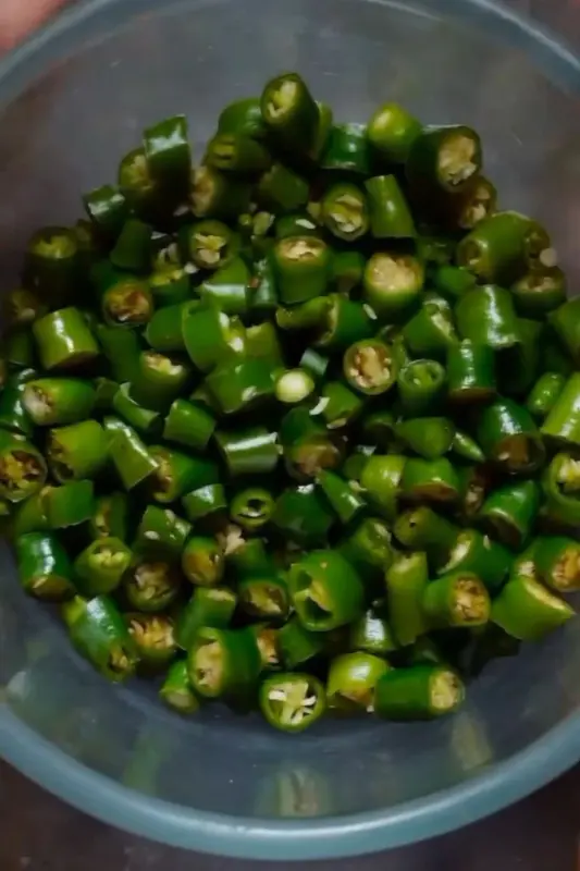 Prepare the Green Chilies: