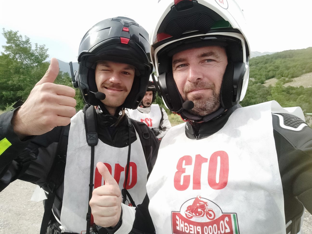 010F2F73-A4A1-4320-B2D4-E2FCC3CC40C4