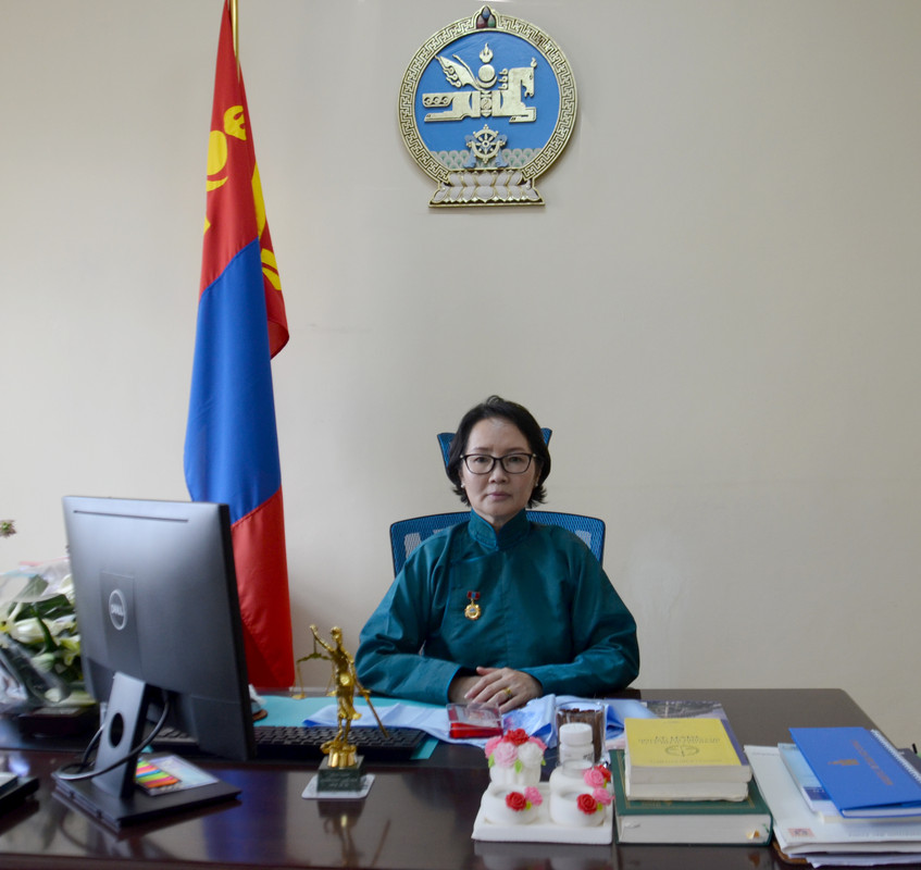 Шүүгч Ж.Эрдэнэчимэг Монгол Улсын гавьяат хуульч боллоо