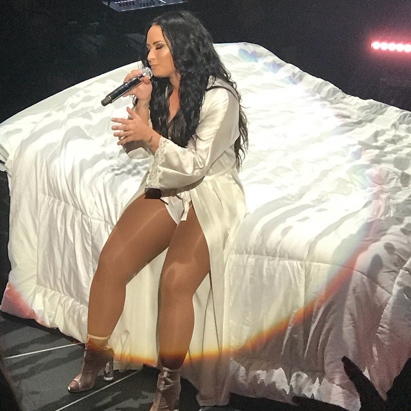 Demi-Lovato-24