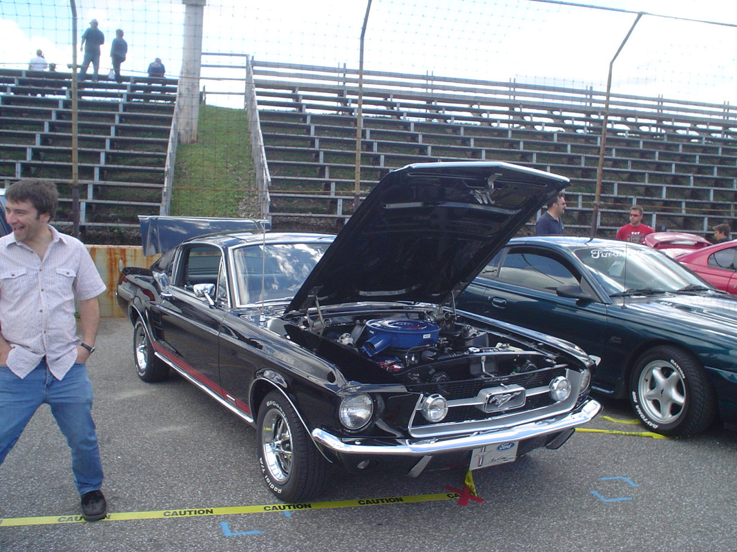 Montréal Mustang dans le temps! 1981 à aujourd'hui (Histoire en photos) - Page 14 Mustang-1967-Sanair-2006-10