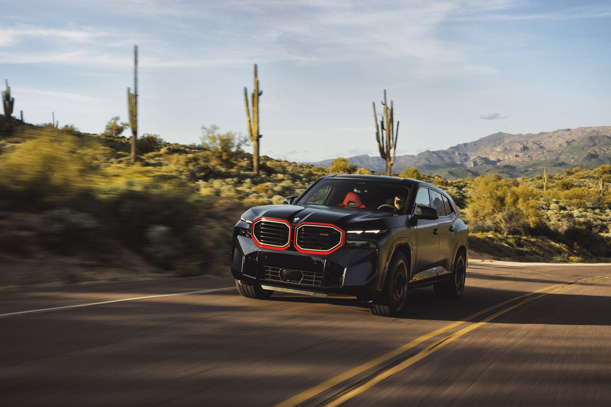 P90499800_highRes_the-bmw-xm-label-red