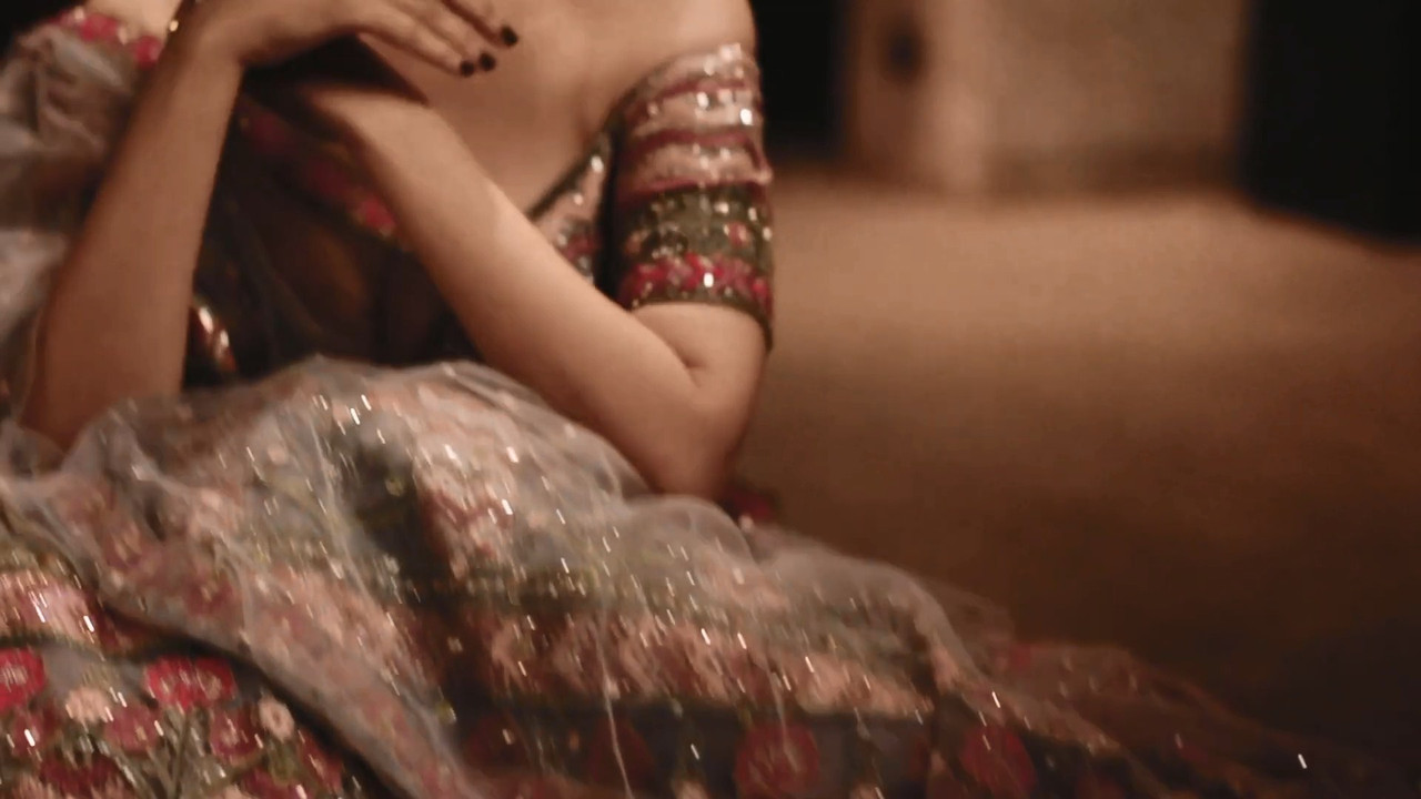 [Image: Aditi-Rao-Hydari-Peacock-mp4-snapshot-18.jpg]