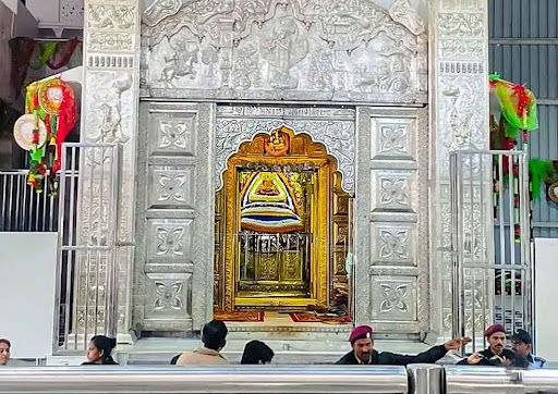 What Makes Khatu Shyam Ji Temple, Rajasthan –  Complete Guide for Devotees Sacred for Devotees
