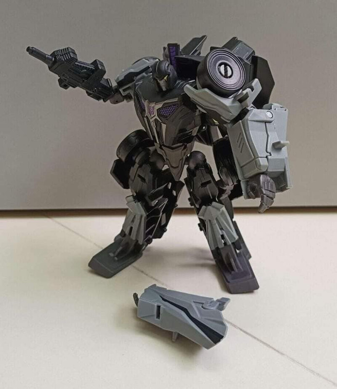 Studio-Series-Gamer-Edition-GE-02-Barricade-02