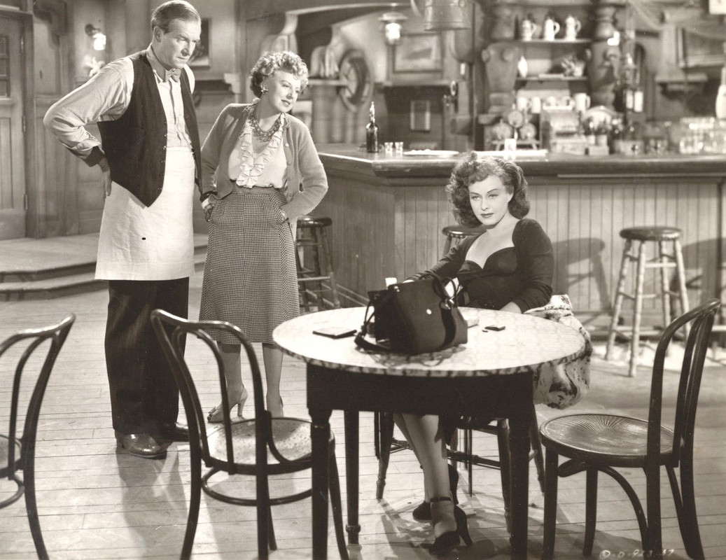 paulette_goddard_mc48