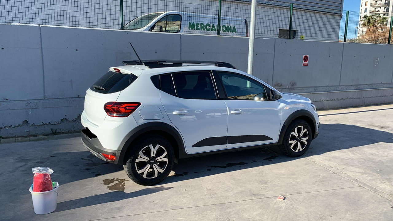 AA713F8C-34A7-4BBC-BA81-0452B4F518EA