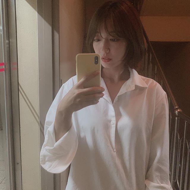 7 Potret selfie Park Shin-hye, si manis yang eksis abis