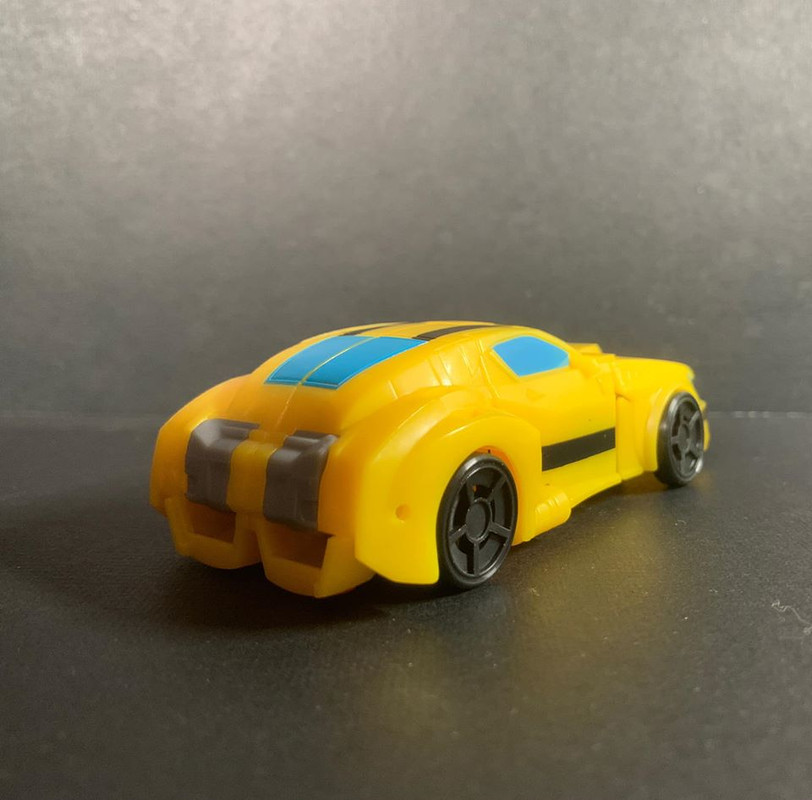 Cyberverser-Deluxe-Bumblebee-08