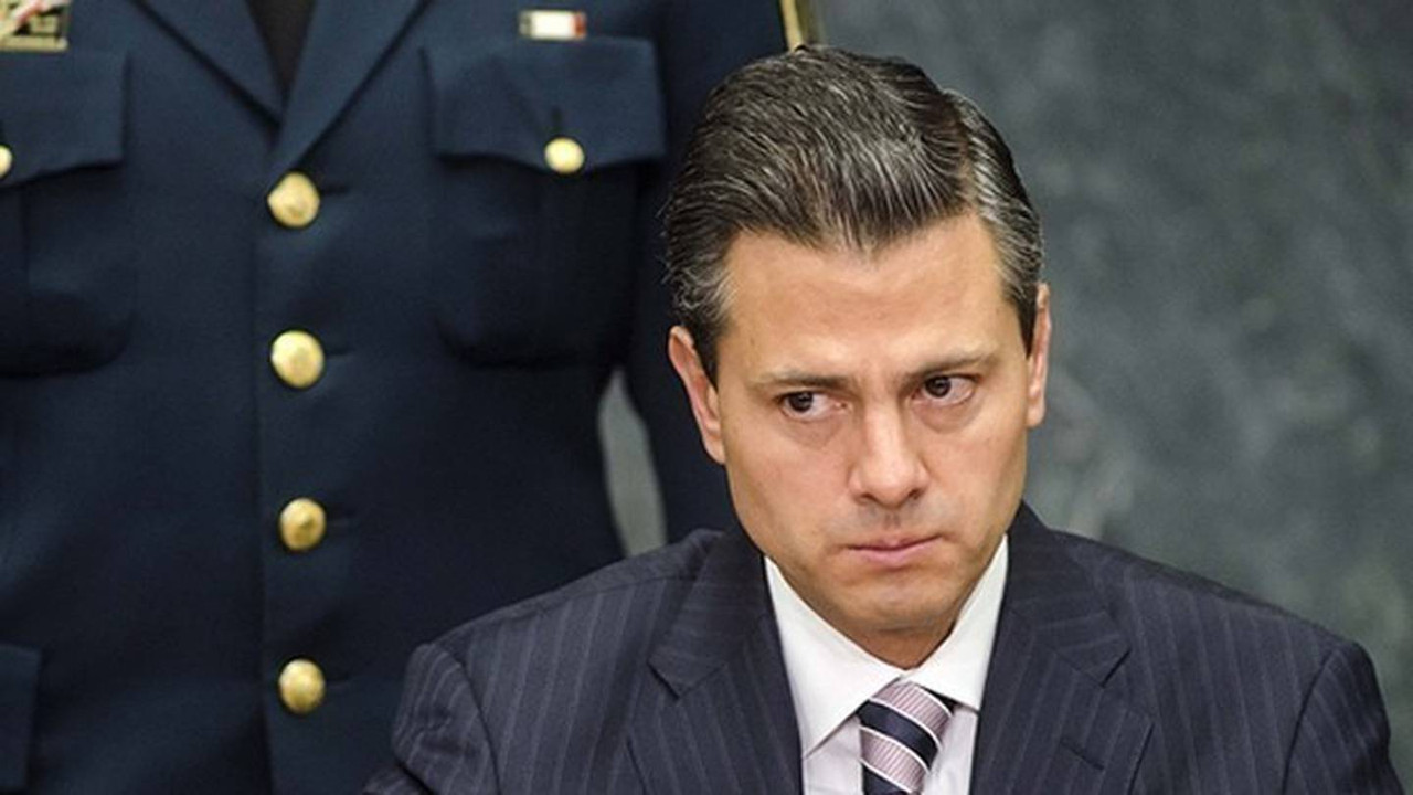 Los fúnebres tuits de Peña Nieto; no ha hecho más que lamentarse