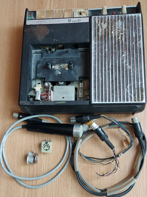 1 casetofon unitra
