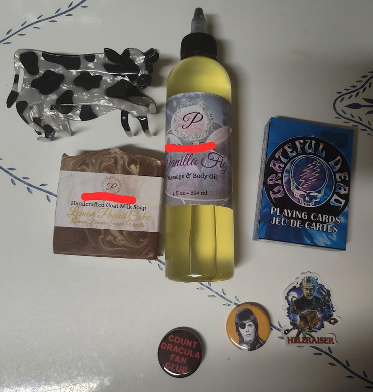 A photo of the items listed above.