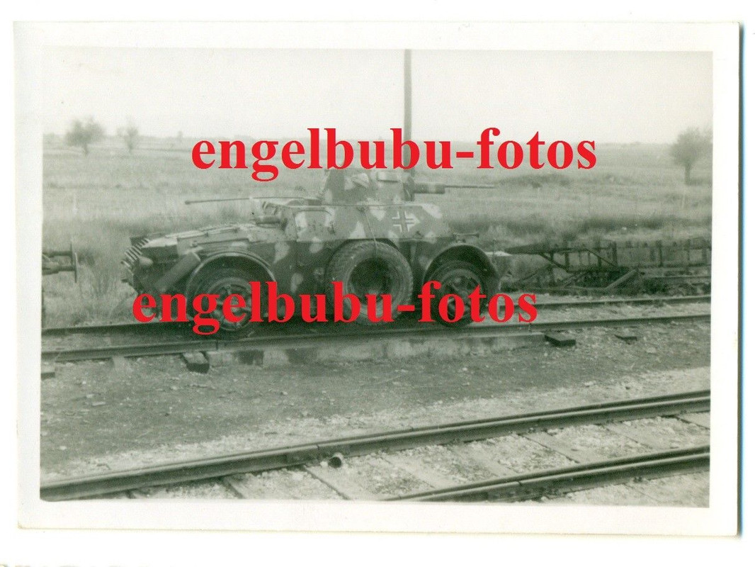 FOTO - SCHIENEN-PANZER - BEUTE-PANZER - Schützenpanzer - TARNUNG