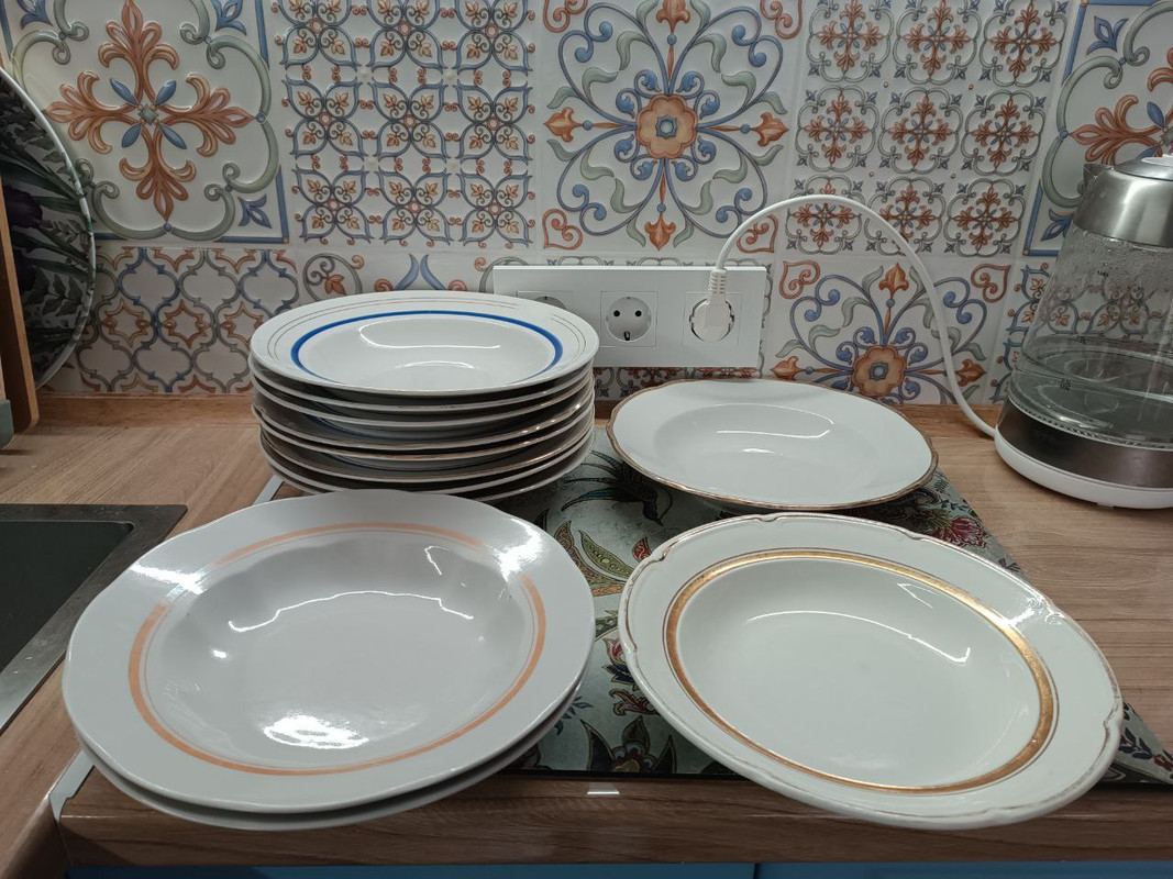 тарелки сбоку