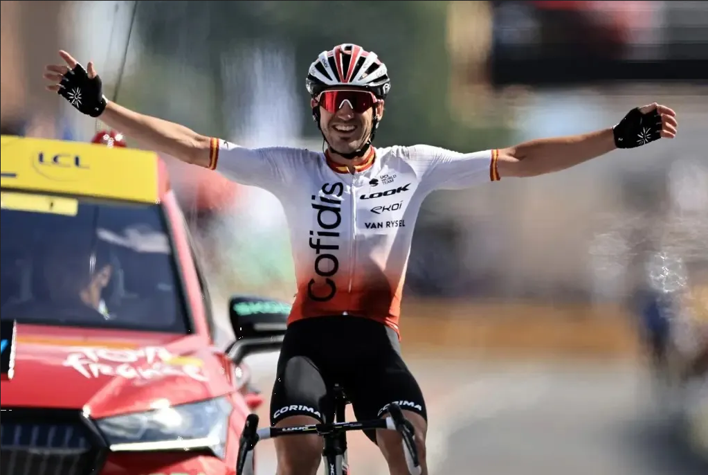 Español gana la etapa 12 del Tour de Francia; Vingegaard sigue líder