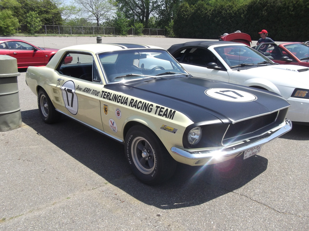 Activité 2023: Bénédiction des Mustang le 28 mai 2023 1967-jaune-1