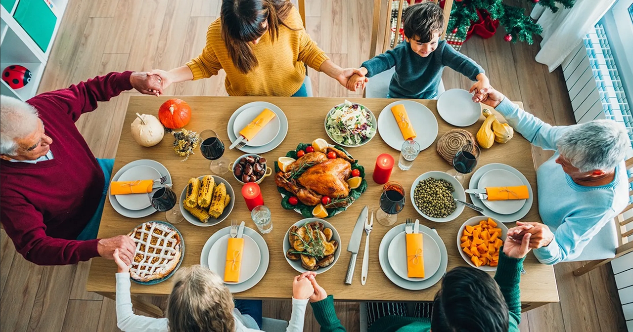 ¿Cómo bendecir los alimentos en Nochebuena? 3 oraciones