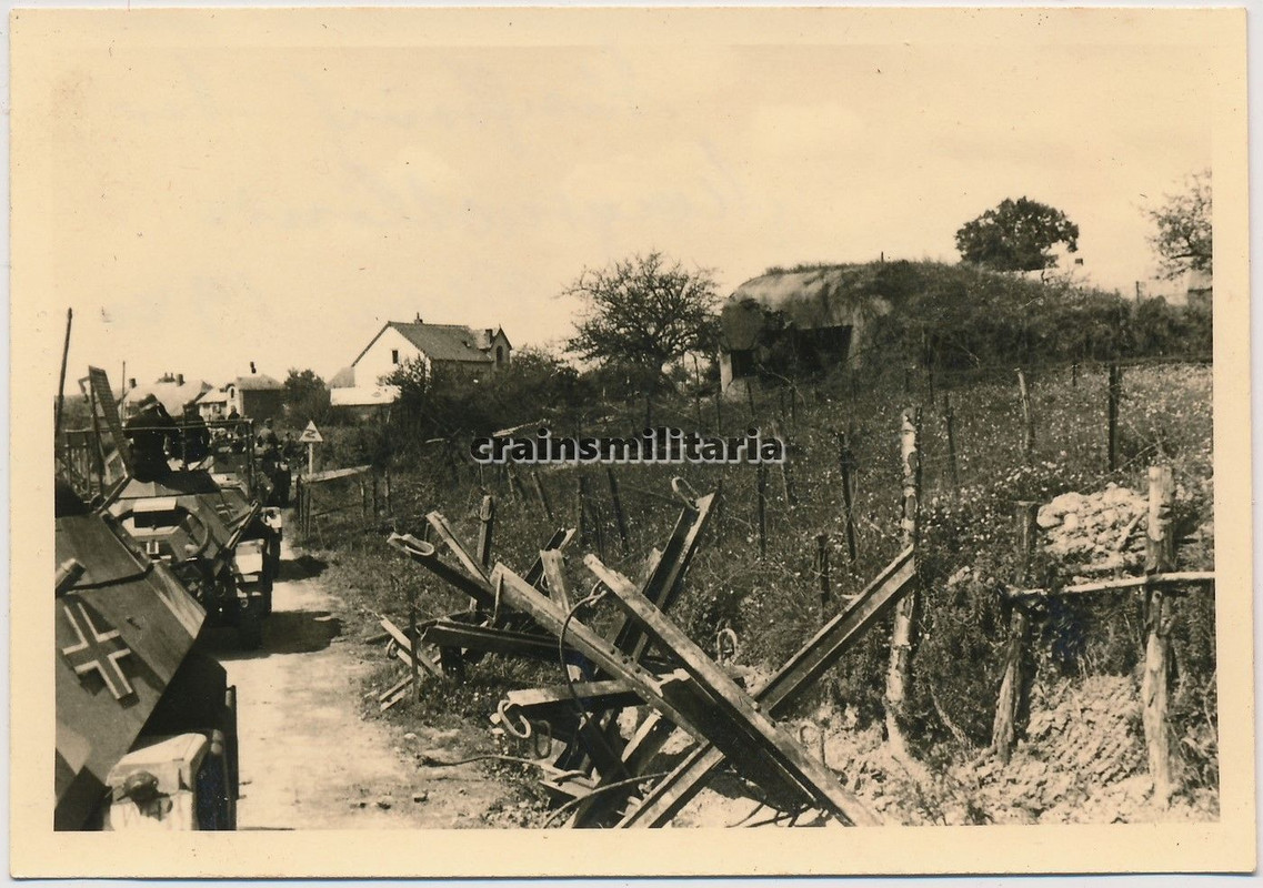 Orig. Foto Vormarsch Panzerspähwagen b. Maginotl